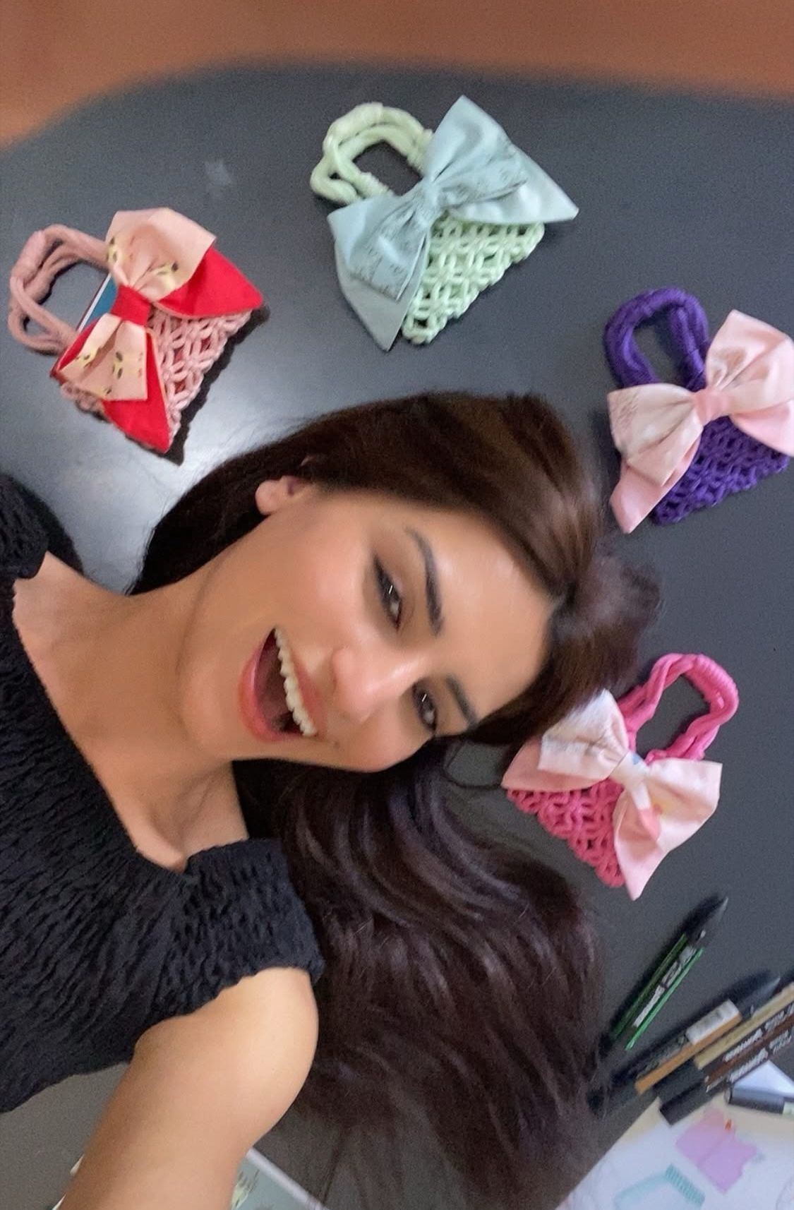 Farwa Zulfiqar tra le creazioni del suo brand Farway Milano